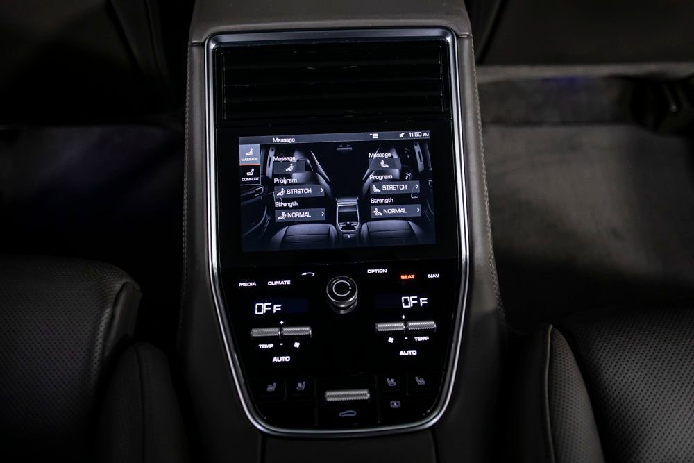 Used 2018 Porsche Panamera Turbo S Executive image 28