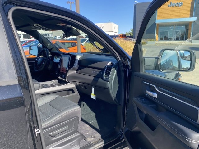New 2026 RAM 1500 4x4 Crew Cab image 26