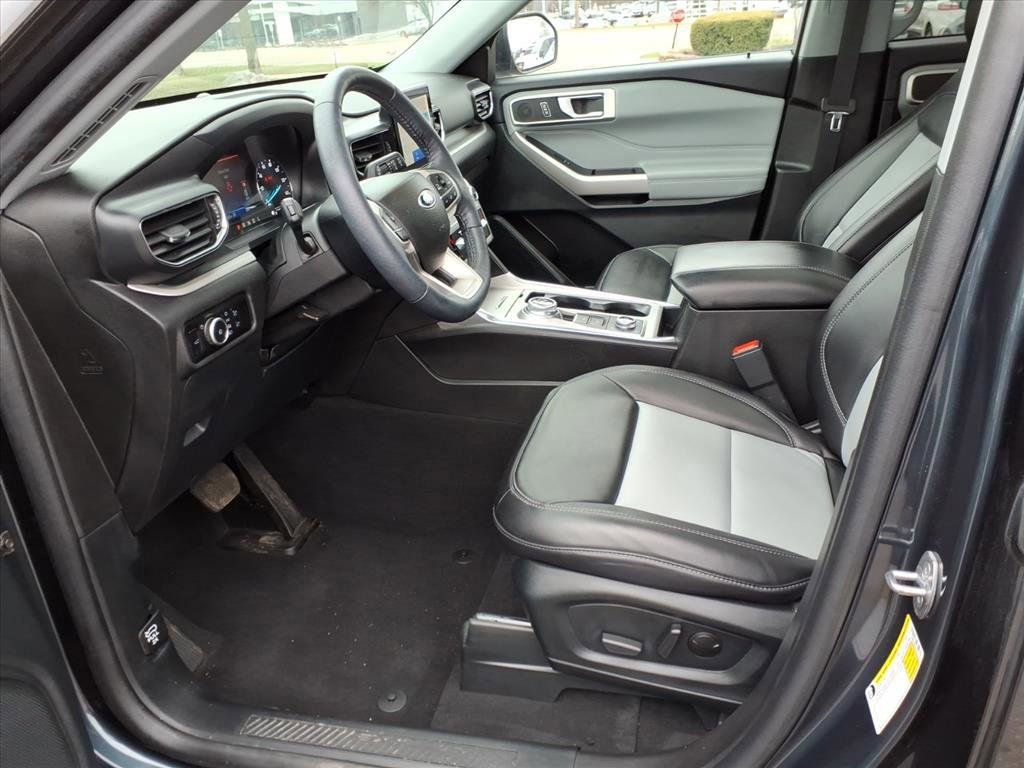 Used 2023 Ford Explorer XLT w/ Equipment Group 202A image 10