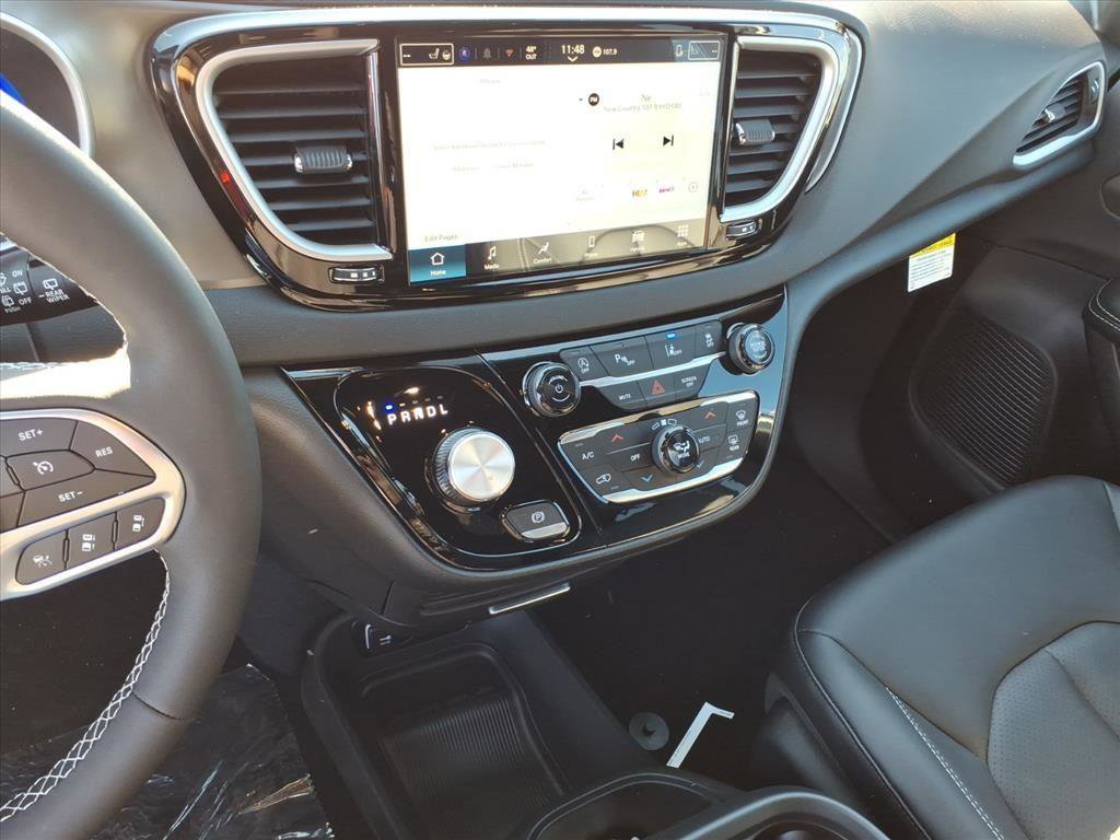 New 2026 Chrysler Voyager LX FWD image 15