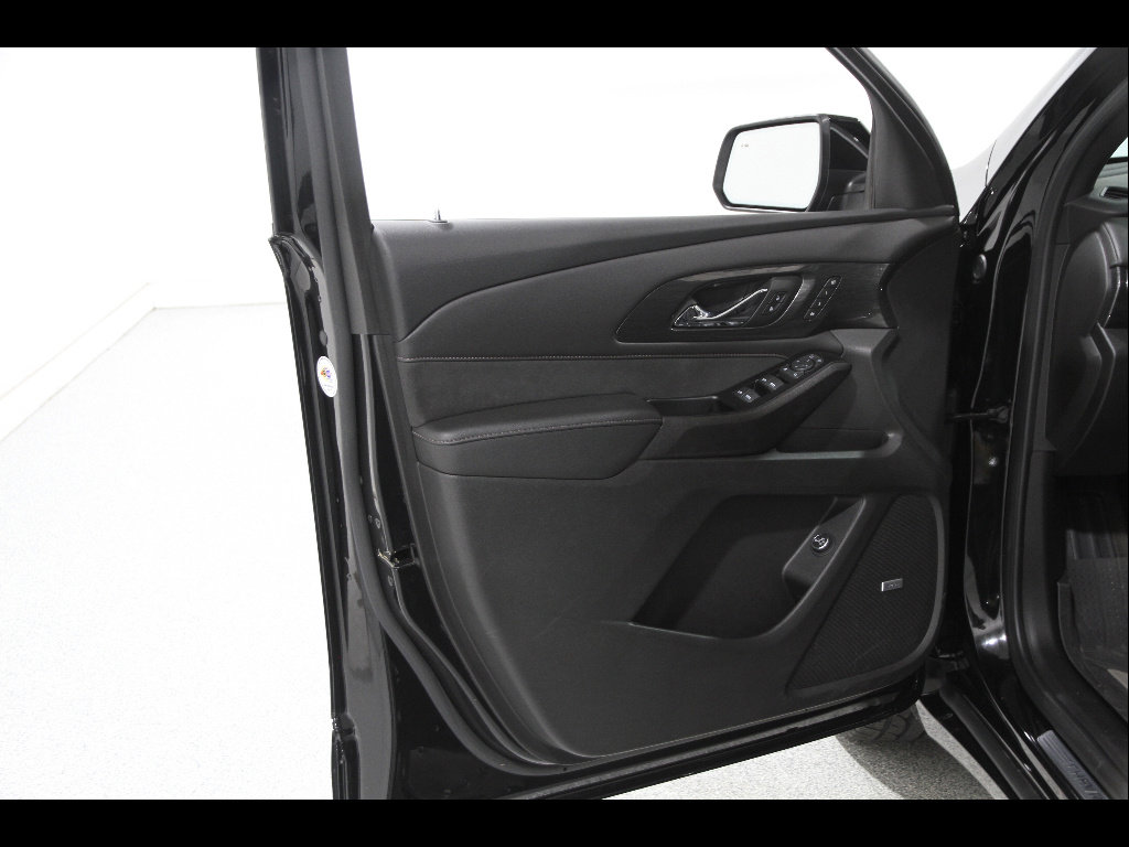 Certified 2023 Chevrolet Traverse High Country w/ LPO, Floor Liner Package image 4