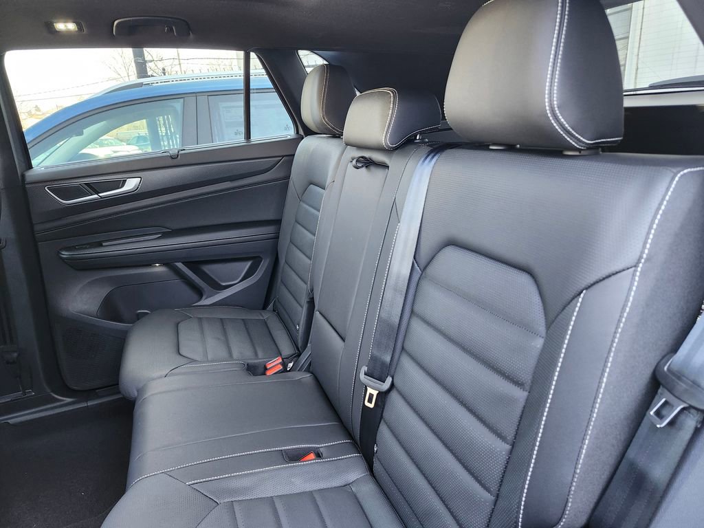 New 2026 Volkswagen Atlas Cross Sport SEL R-Line image 10
