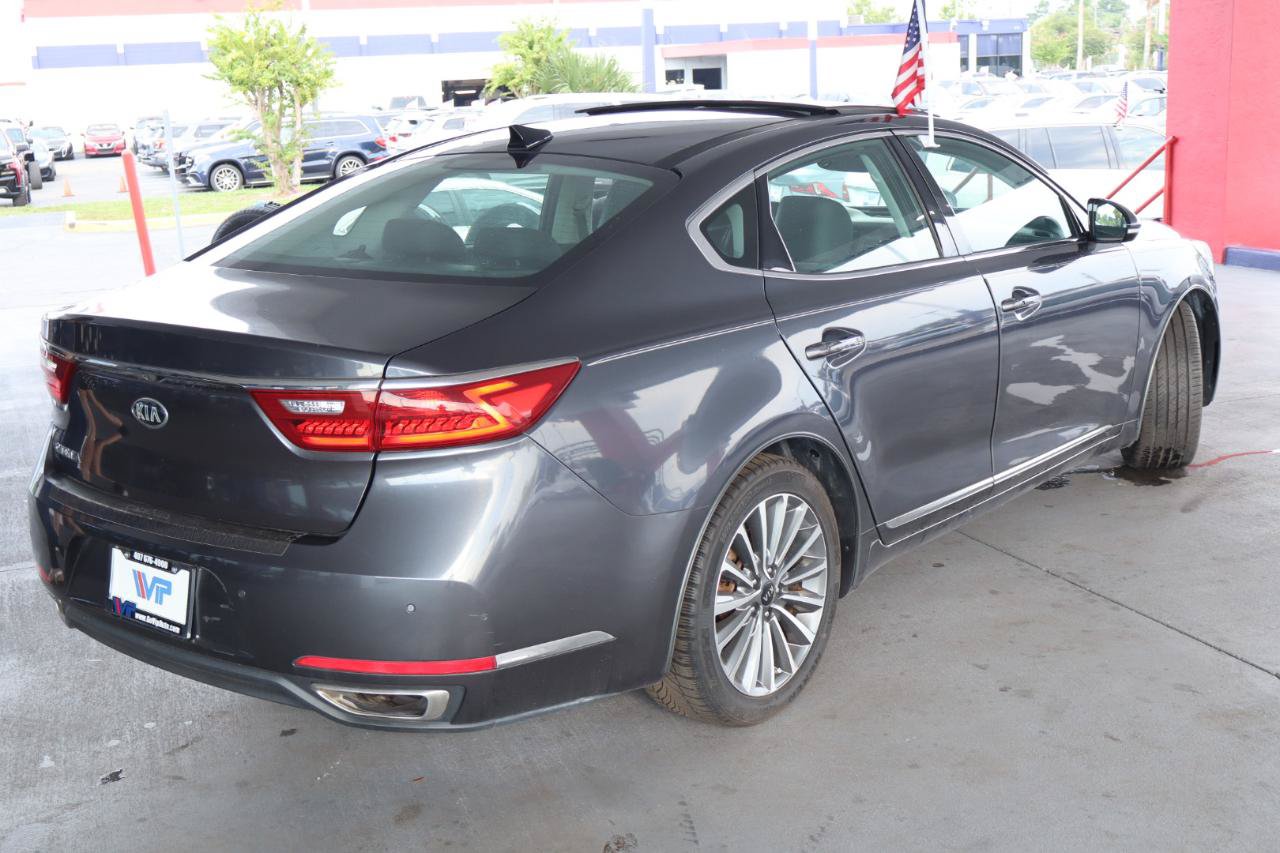 Used 2017 Kia Cadenza Technology FWD image 5