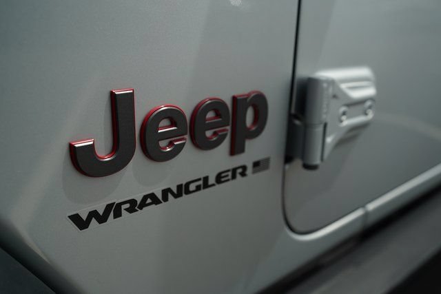 New 2024 Jeep Wrangler Unlimited Rubicon w/ Capability Package AWD/4WD image 32
