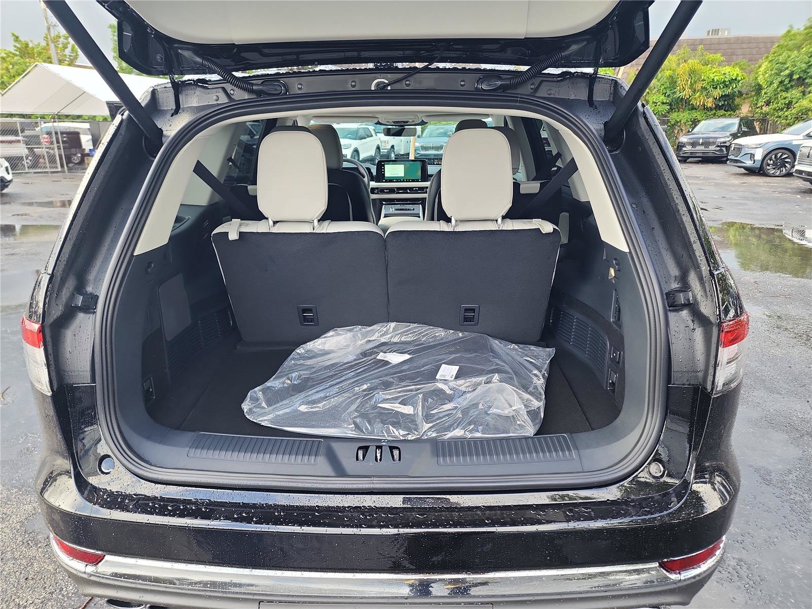 New 2026 Lincoln Aviator 2WD image 18
