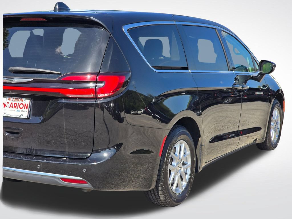 Used 2024 Chrysler Pacifica Touring-L FWD image 49