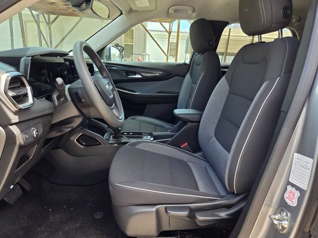 Used 2025 Chevrolet TrailBlazer LT AWD/4WD image 23