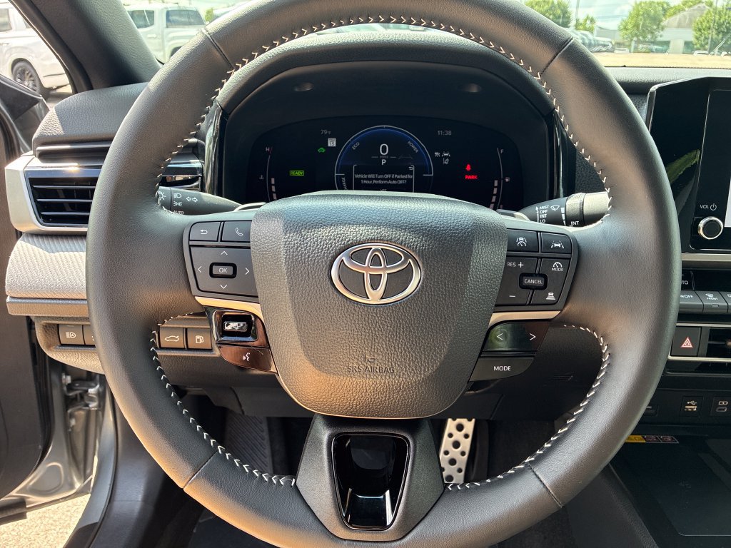 Used 2026 Toyota Camry SE AWD/4WD image 14