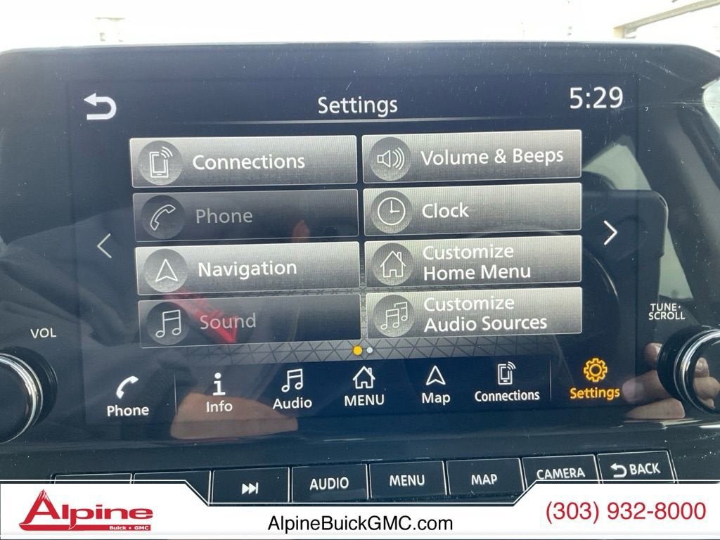 Used 2025 Nissan Pathfinder SL AWD/4WD image 18
