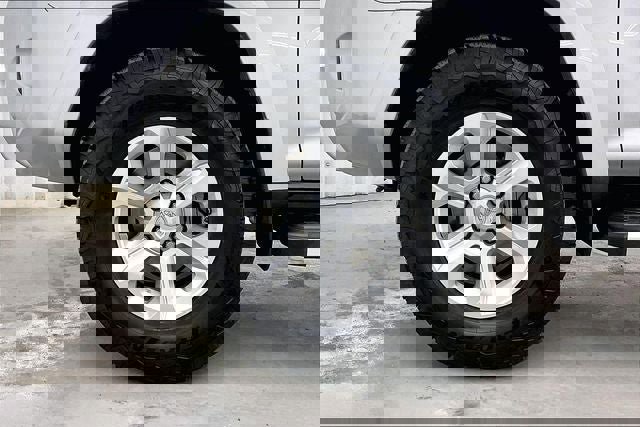 Used 2015 Toyota 4Runner SR5 image 10