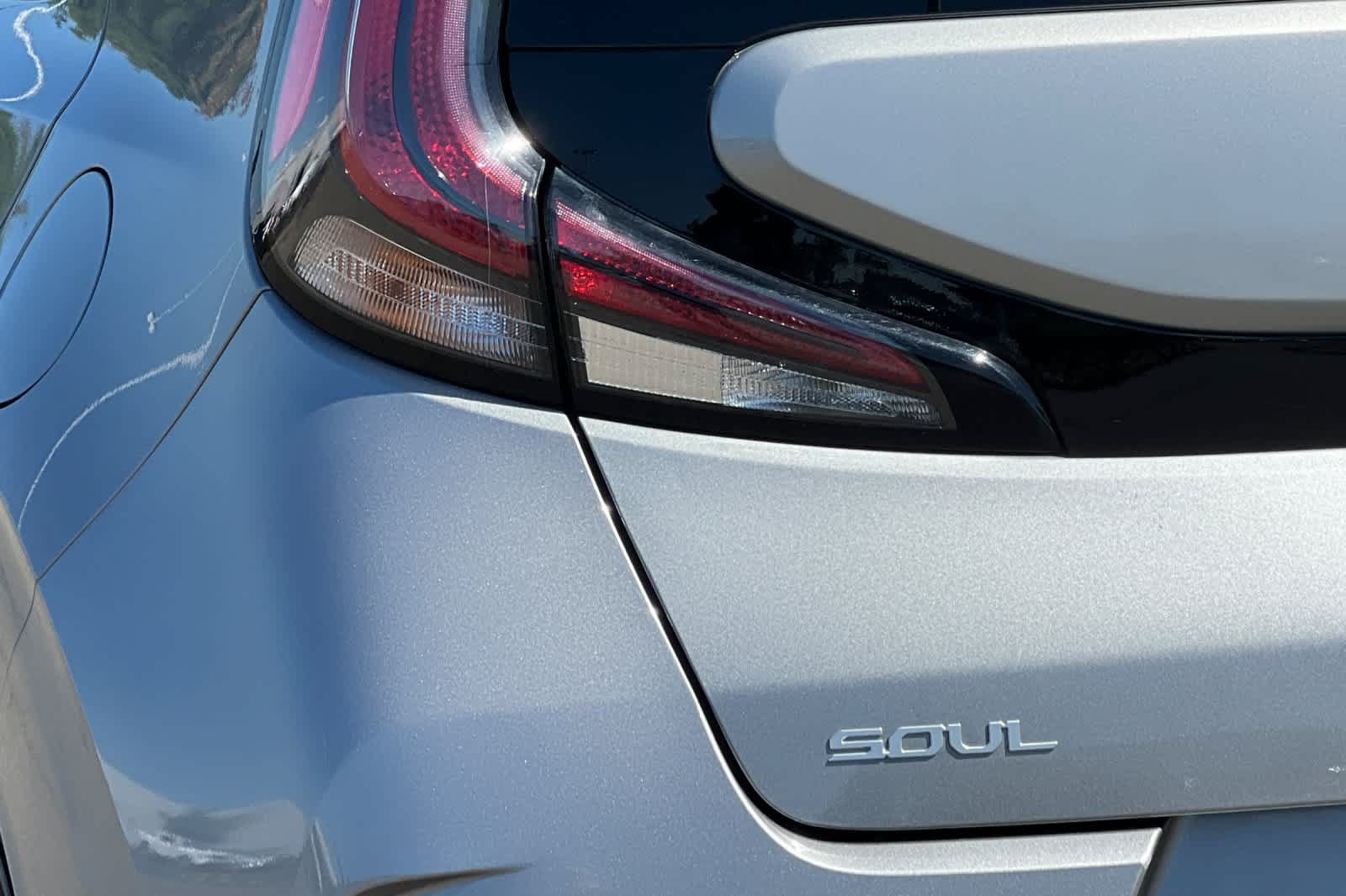 Used 2023 Kia Soul LX w/ LX Technology Package FWD image 30