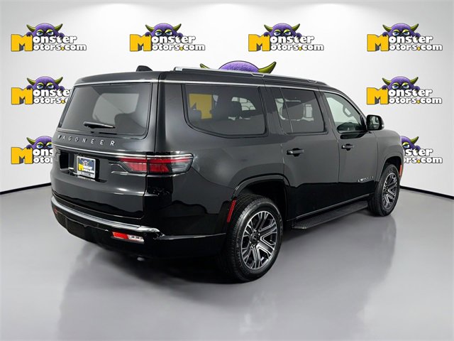 Used 2025 Jeep Wagoneer 4WD image 5