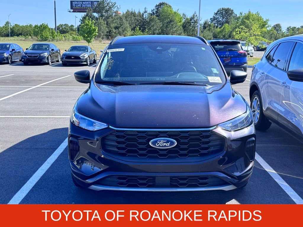 Used 2023 Ford Escape ST-Line w/ Tech Pack #1 FWD image 2