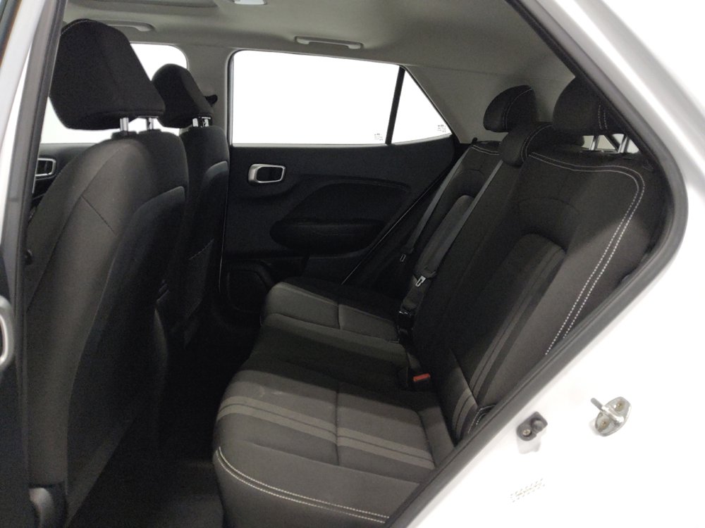 Used 2022 Hyundai Venue SEL image 18