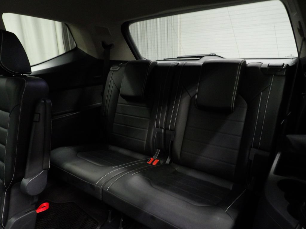 Used 2023 Volkswagen Atlas SEL R-Line AWD/4WD image 18