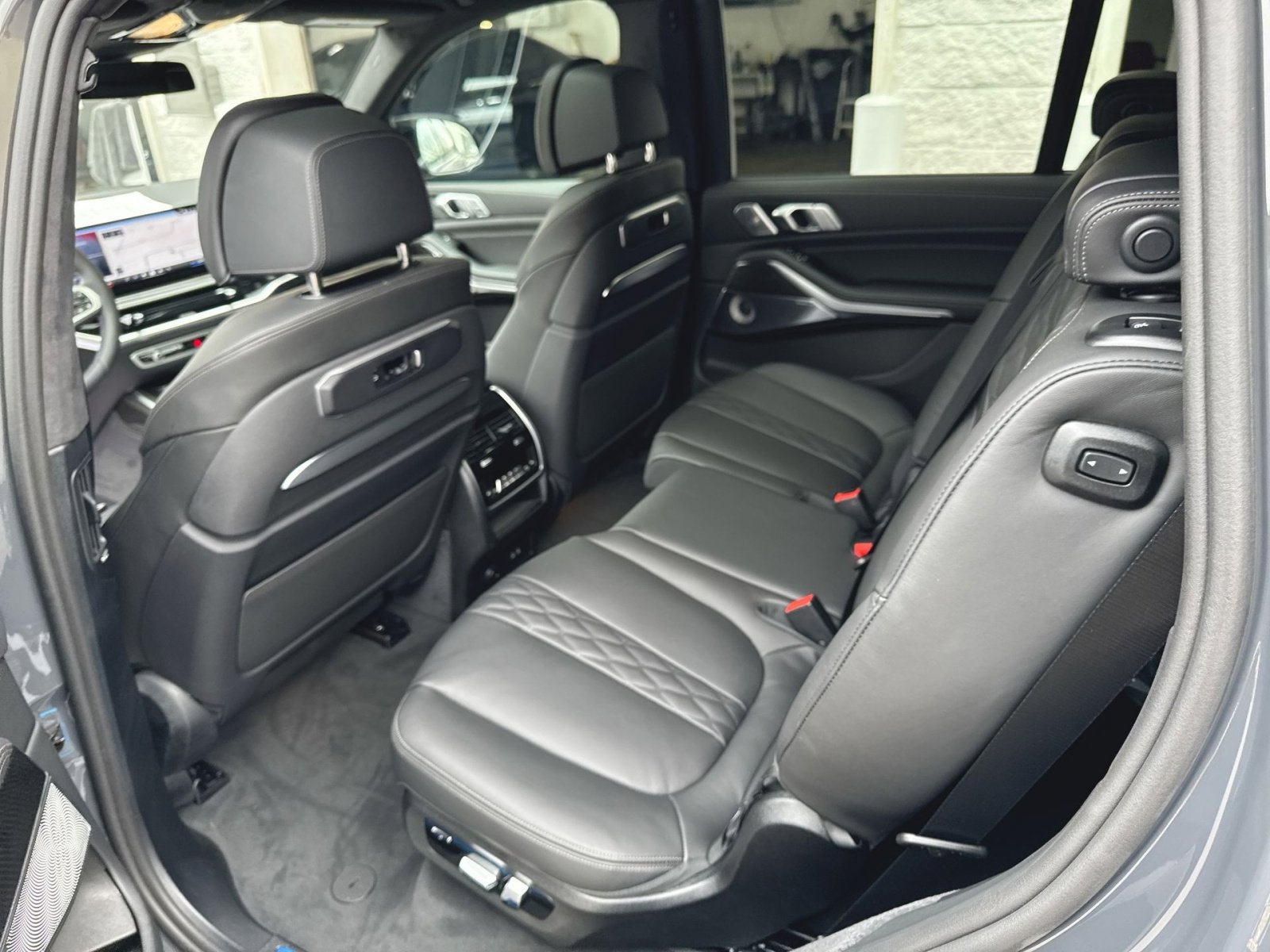 New 2026 BMW X7 M60i image 25