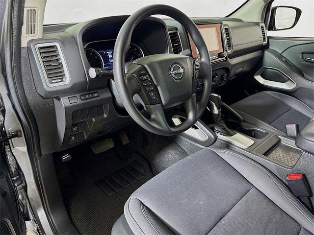 Used 2024 Nissan Frontier SV image 7