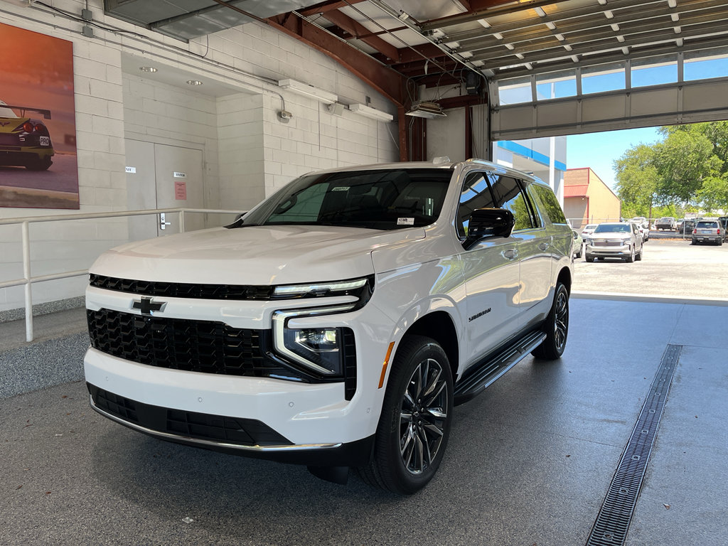 New 2026 Chevrolet Suburban LS w/ LS Custom Edition AWD/4WD image 4