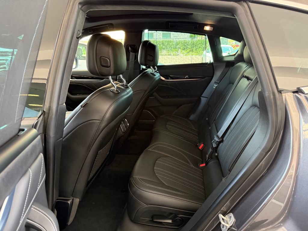 Certified 2023 Maserati Levante GT AWD/4WD image 12