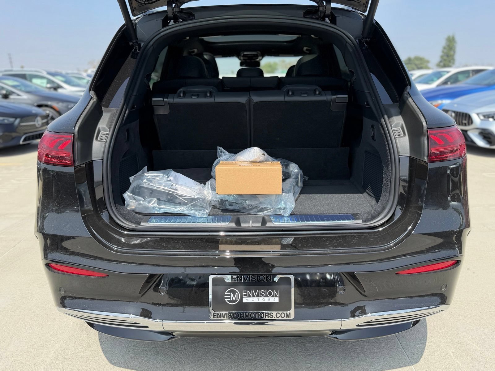 New 2026 Mercedes-Benz EQS 550 4MATIC SUV image 13