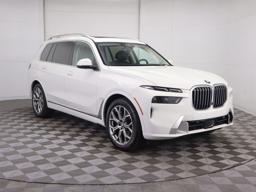 Used 2023 BMW X7 xDrive40i w/ Premium Package image 3