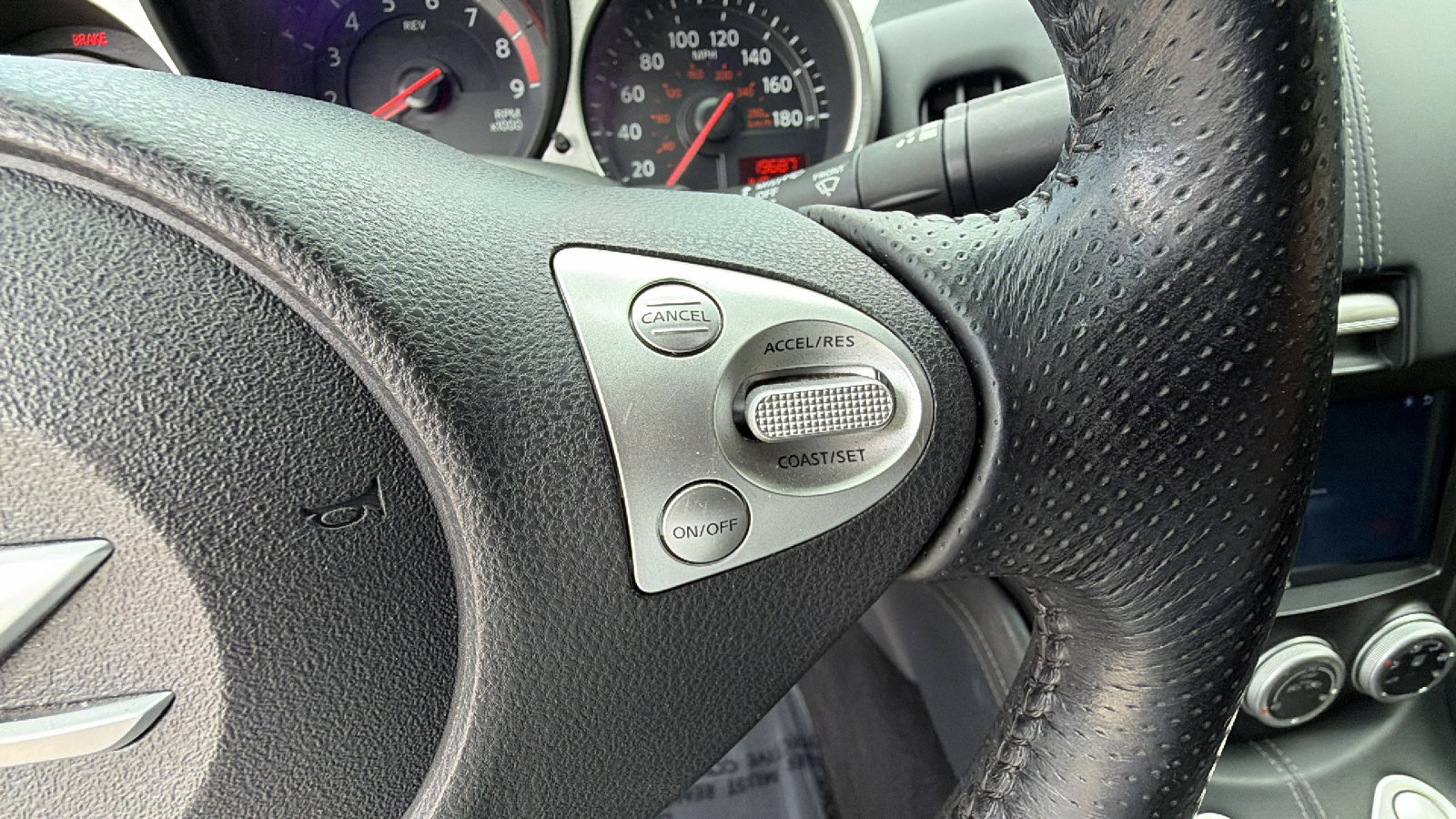 Used 2017 Nissan 370Z Coupe image 23