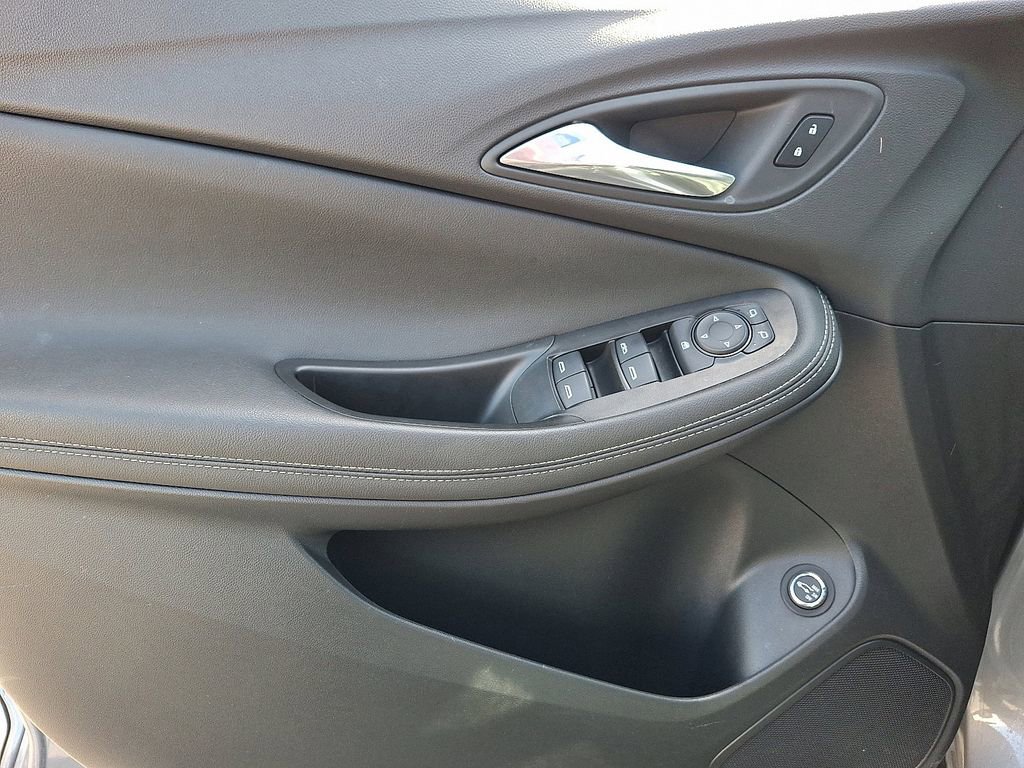 Used 2023 Buick Encore GX Select w/ Sport Touring Package FWD image 13
