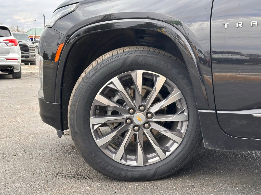 Used 2022 Chevrolet Traverse Premier w/ LPO, Floor Liner Package image 8