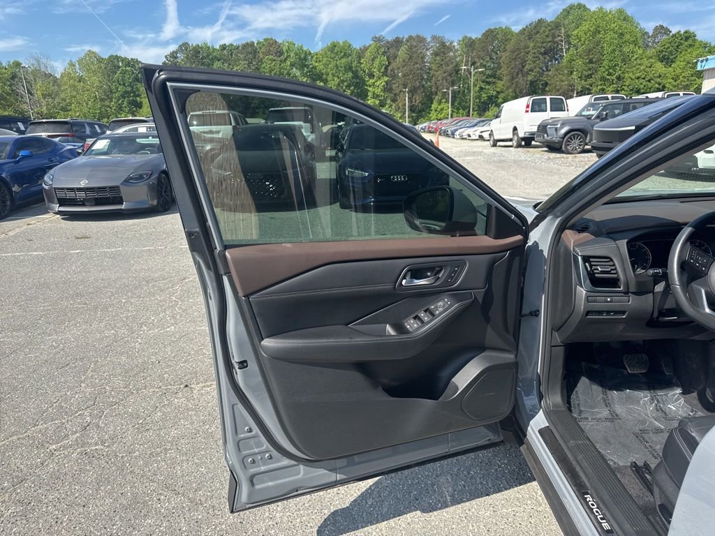 Used 2023 Nissan Rogue SL w/ SL Premium Package AWD/4WD image 25
