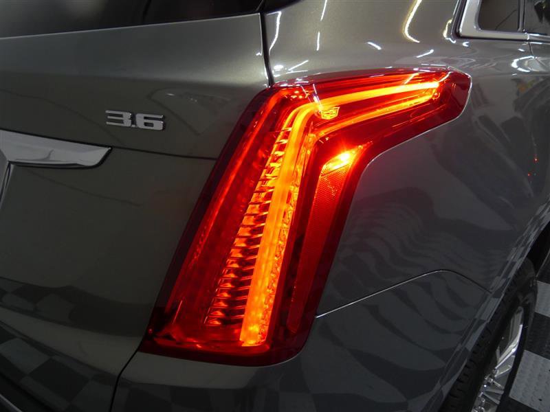 Used 2018 Cadillac XT5 Luxury w/ Driver Awareness Package image 16