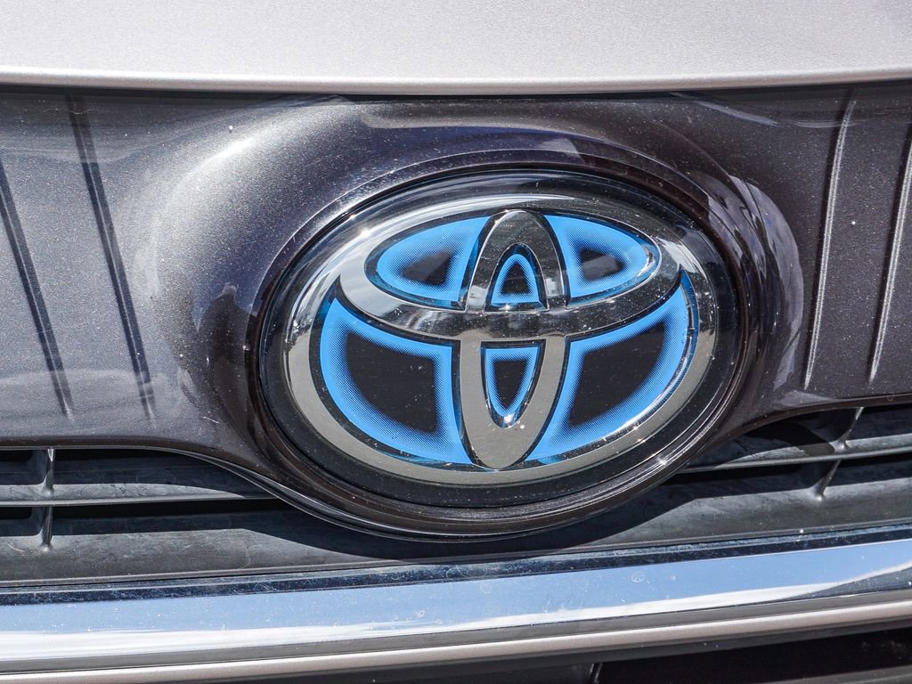 Used 2022 Toyota Venza LE AWD/4WD image 12