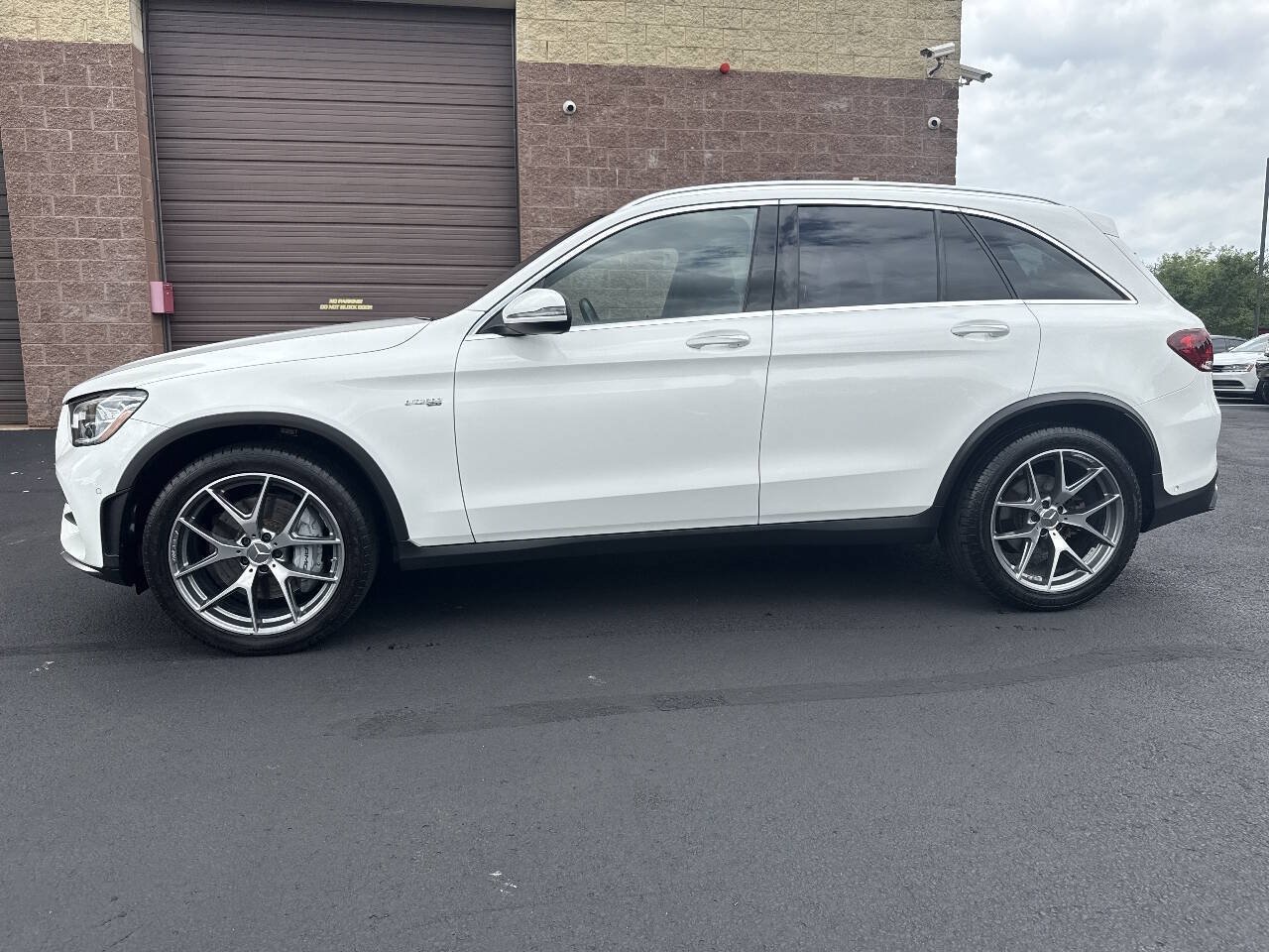 Used 2022 Mercedes-Benz GLC 43 AMG 4MATIC image 2