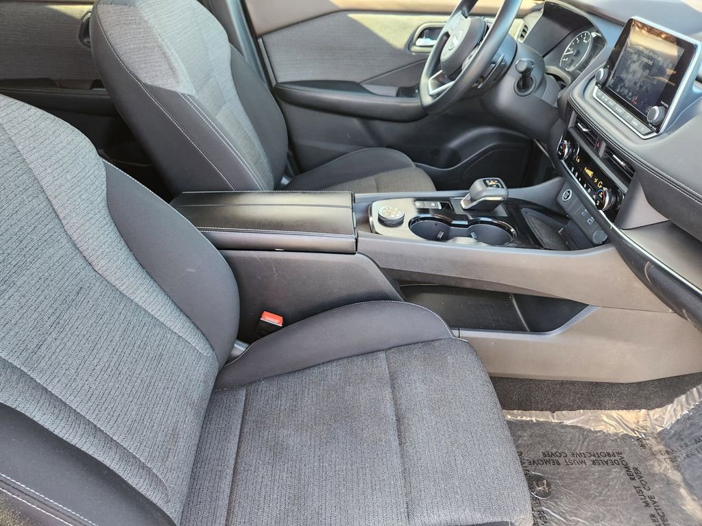 Used 2023 Nissan Rogue SV AWD/4WD image 5