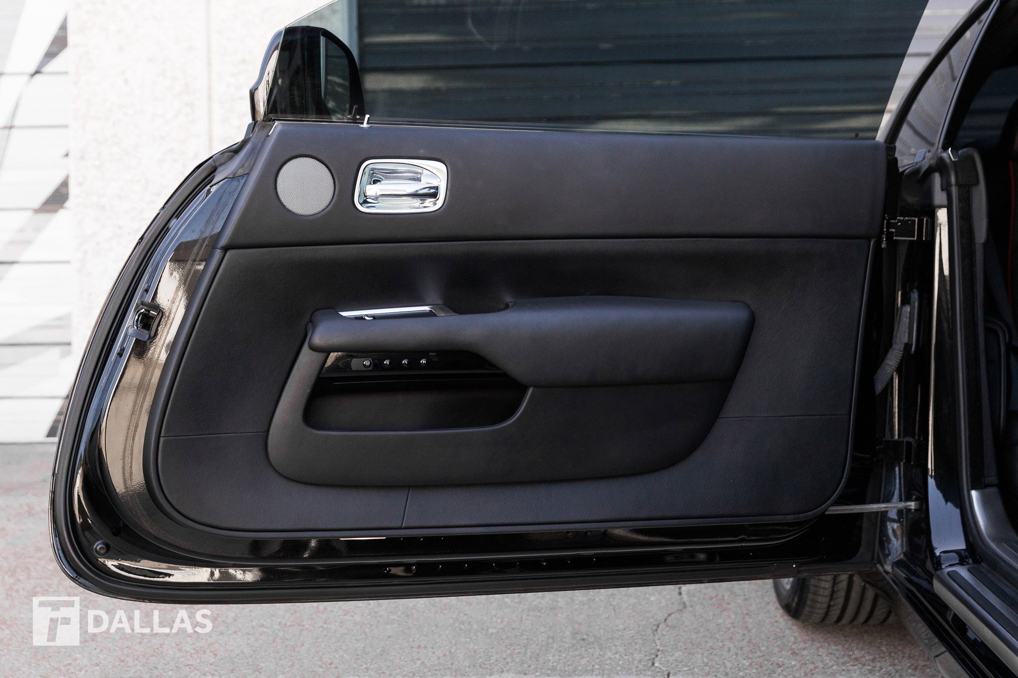 Used 2017 Rolls-Royce Wraith RWD image 30