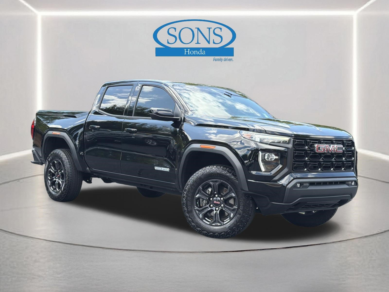 Used 2025 GMC Canyon Elevation w/ Convenience Package RWD video 2