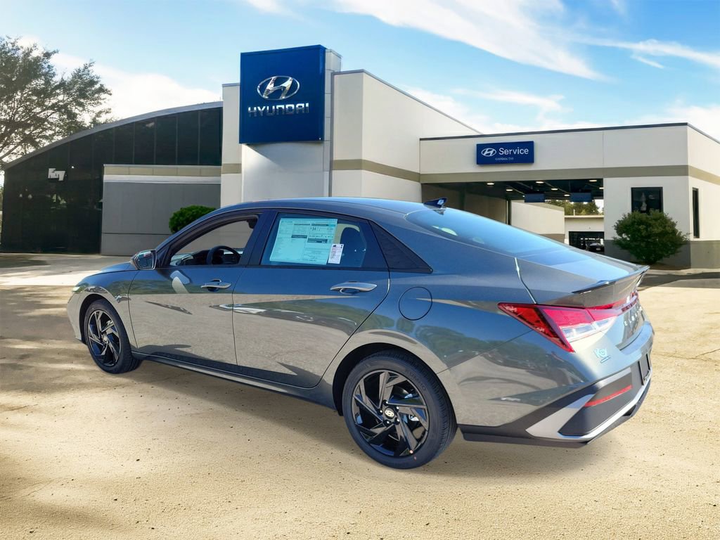 Used 2026 Hyundai Elantra Sport w/ Cargo Package FWD image 3