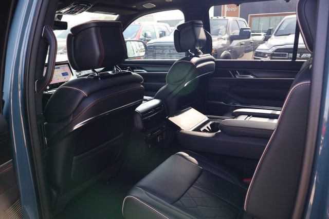 New 2026 Jeep Grand Wagoneer L Summit AWD/4WD image 8