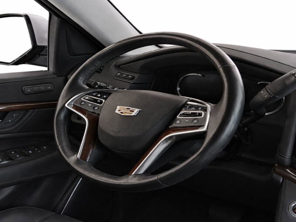 Used 2019 Cadillac Escalade Luxury w/ Escalade Sport Edition AWD/4WD image 17
