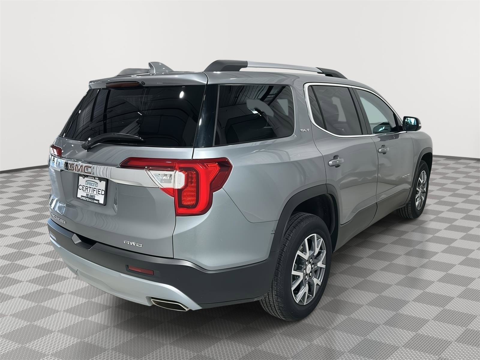 Used 2023 GMC Acadia SLT w/ Preferred Package image 5