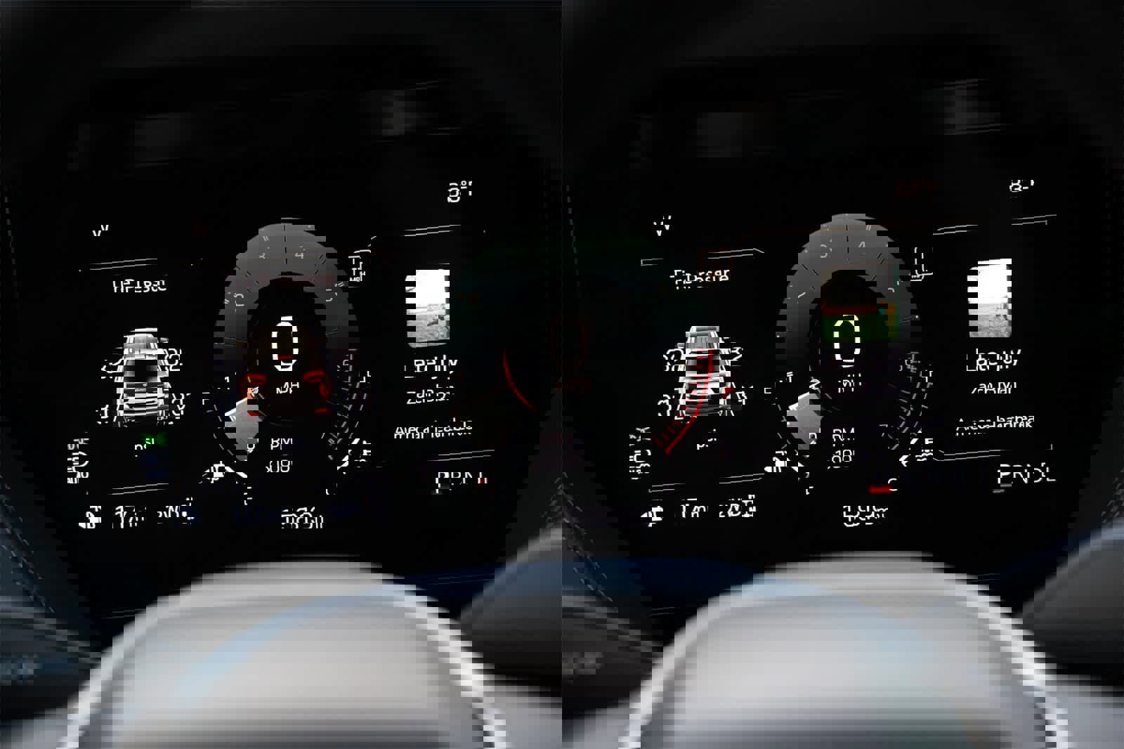 Used 2025 GMC Yukon AT4 w/ AT4 Premium Package image 12