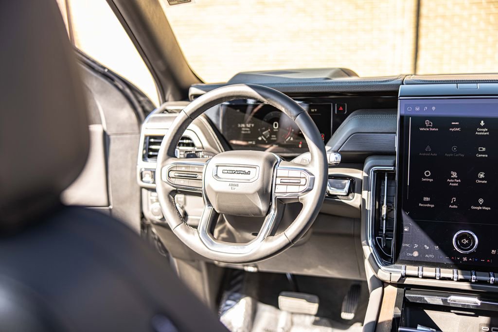 Used 2026 GMC Yukon Denali w/ Sun & Power Step Package AWD/4WD image 36