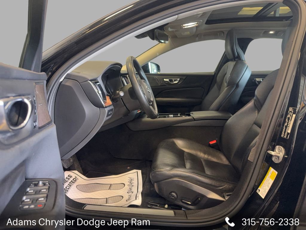 Used 2023 Volvo S60 T8 Plus image 13