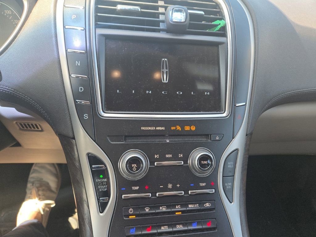 Used 2017 Lincoln MKX Reserve w/ Lincoln MKX Climate Package AWD/4WD image 9