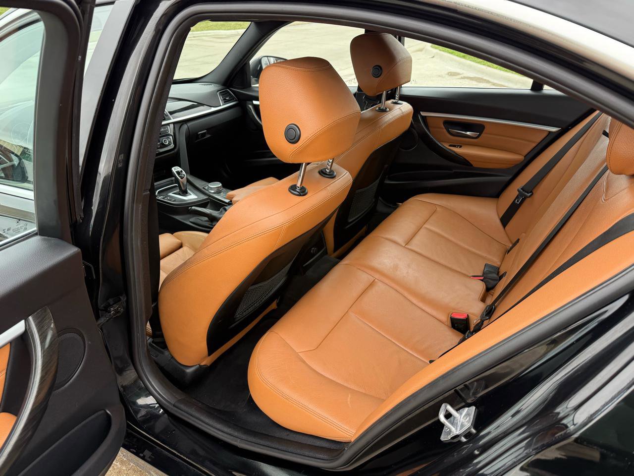 Used 2018 BMW 330i xDrive Sedan w/ Convenience Package image 18