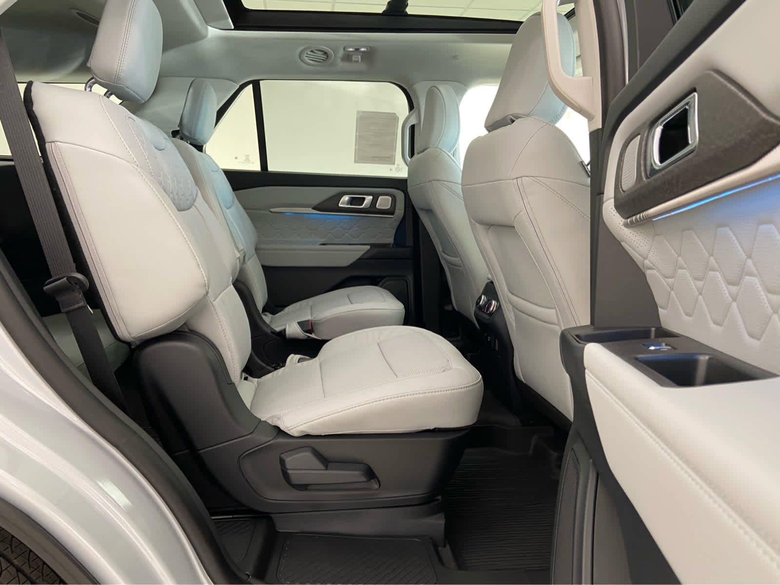 New 2026 Ford Explorer Platinum w/ LUX Leather Package image 16