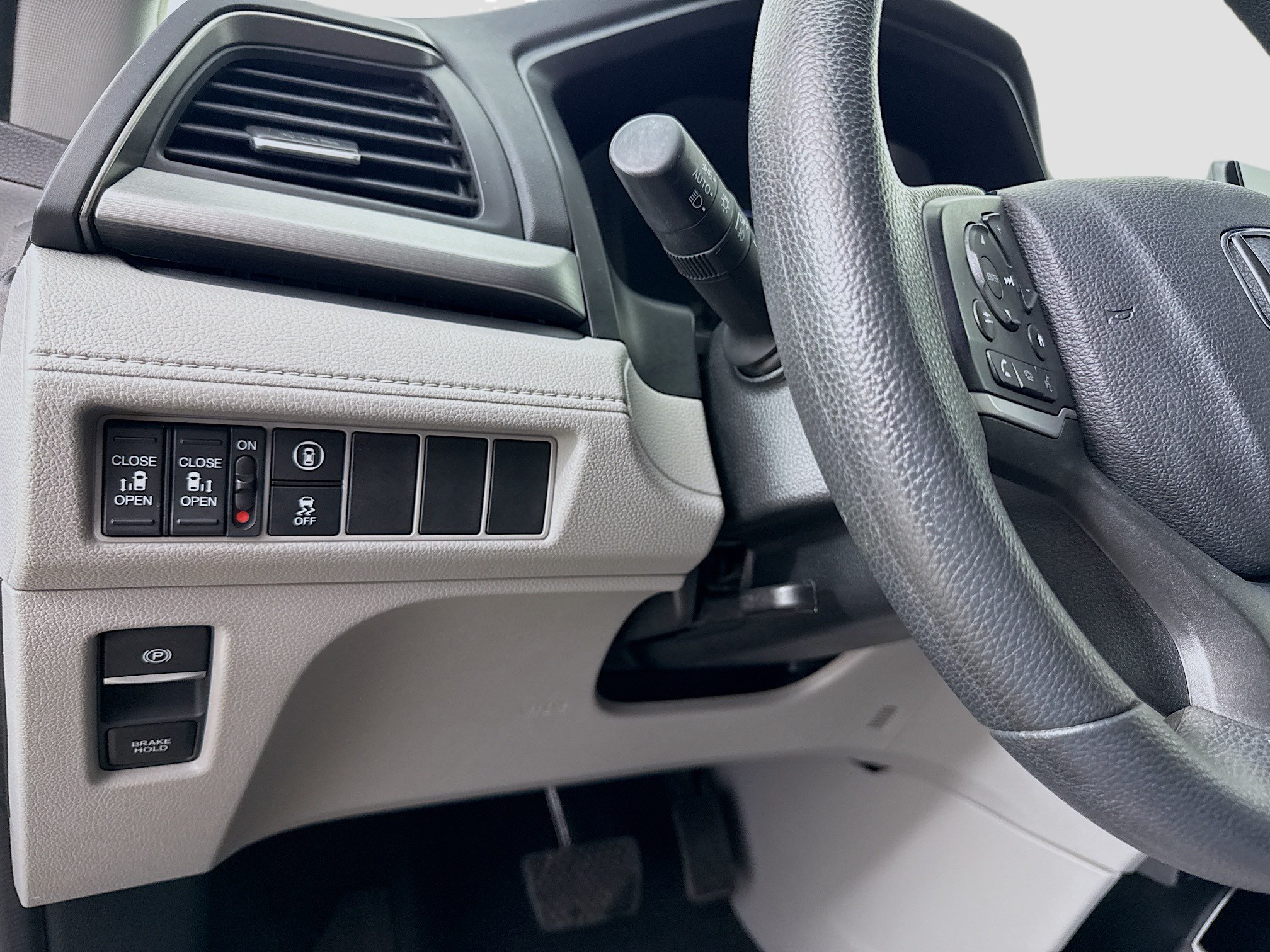 Used 2023 Honda Odyssey EX image 12