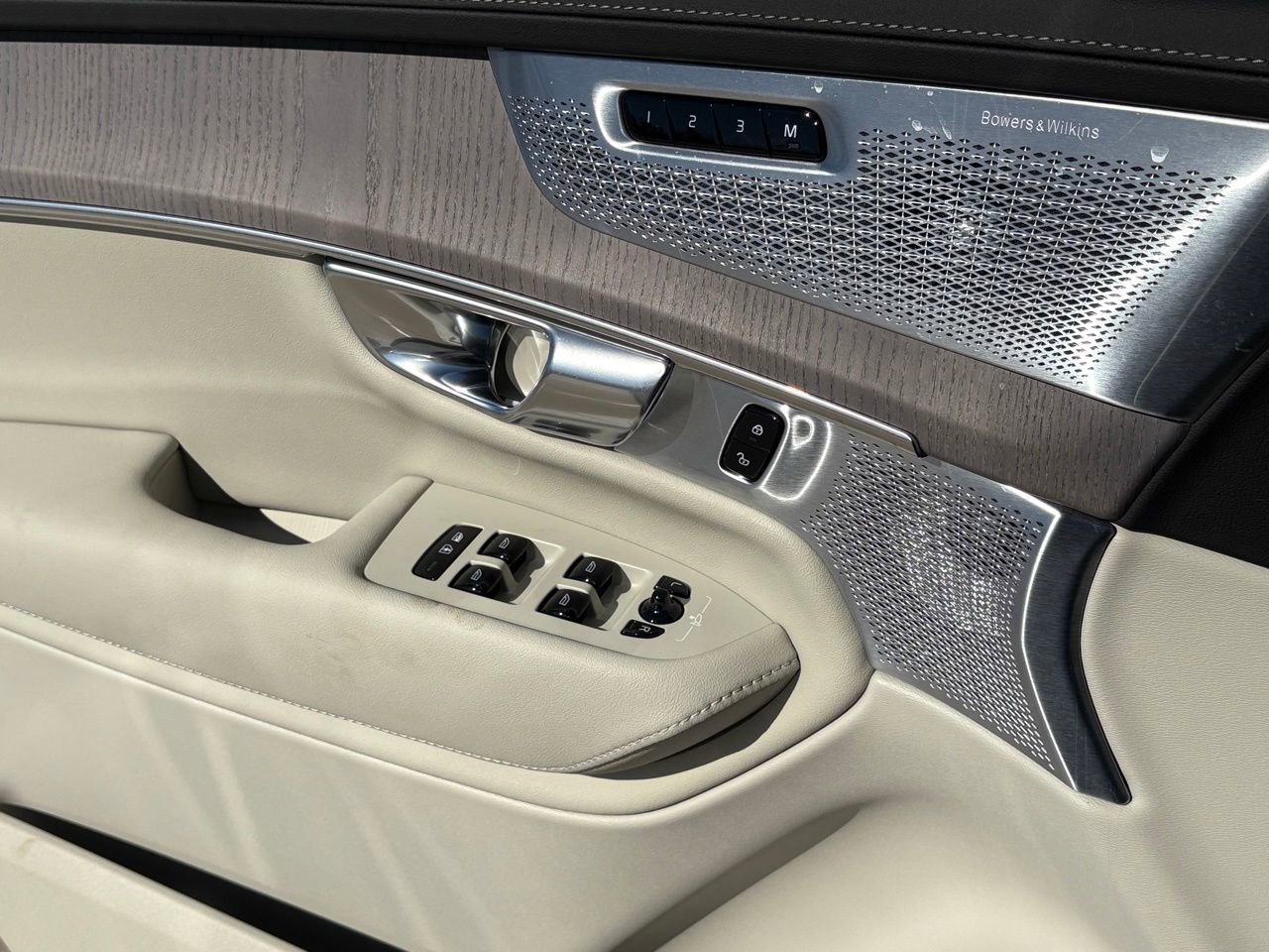 New 2026 Volvo XC90 B6 Ultra w/ Lounge Package image 19