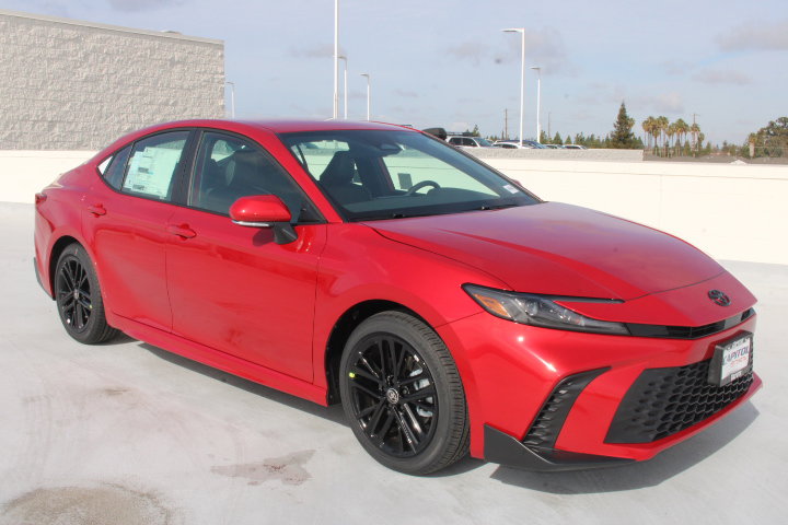 New 2026 Toyota Camry SE image 2