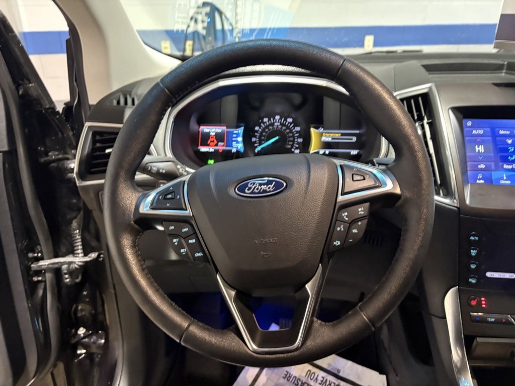 Used 2020 Ford Edge Titanium w/ Class II Trailer Tow Package image 12
