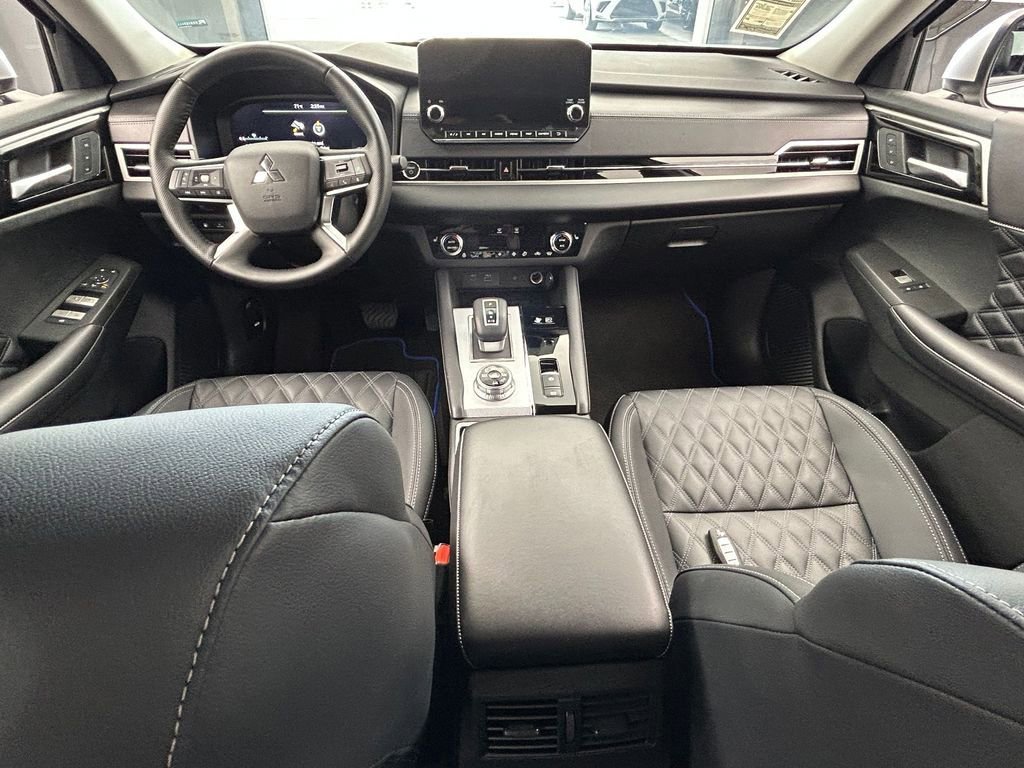 New 2025 Mitsubishi Outlander SEL image 43